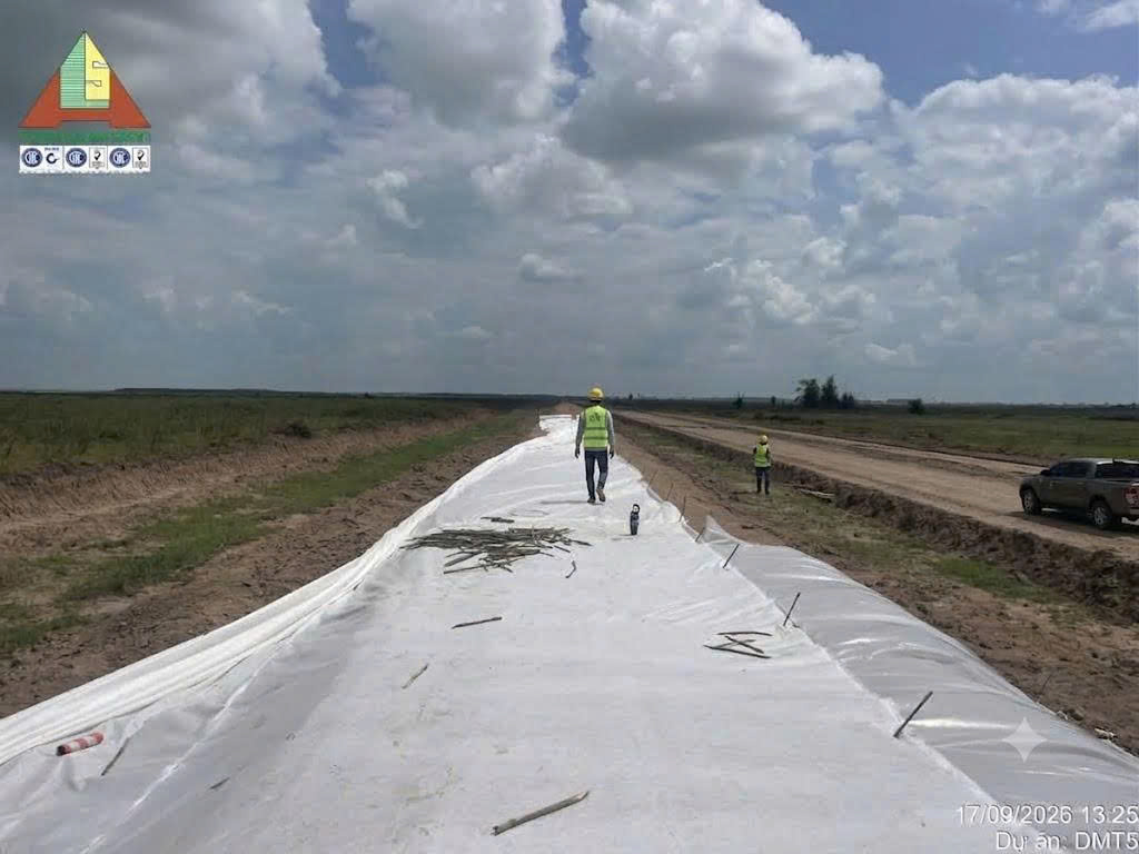 Nhà máy Điện mặt trời DẦU TIẾNG 5 (562 MWp)