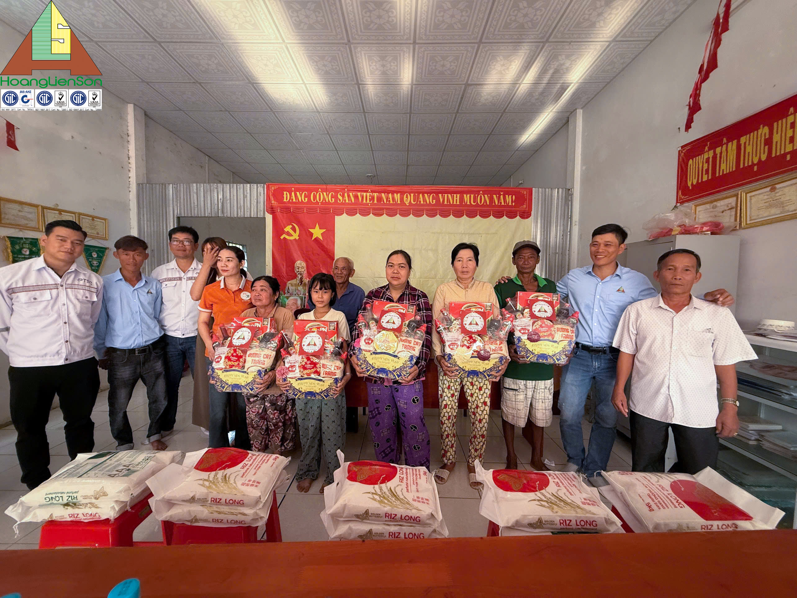 Lan tỏa yêu thương – Hoàng Liên Sơn đồng hành cùng bà con khó khăn đón Tết 2026