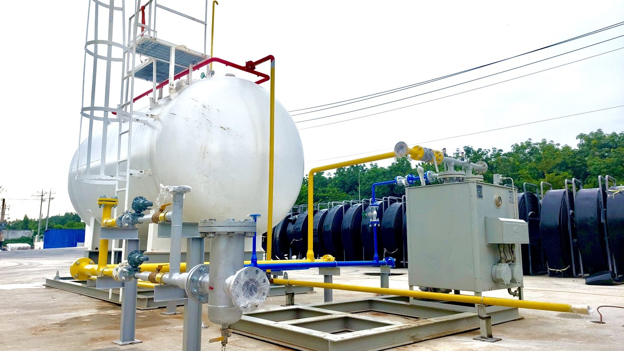 Design and Installation of Cryogenic and Pressure Storage Tanks